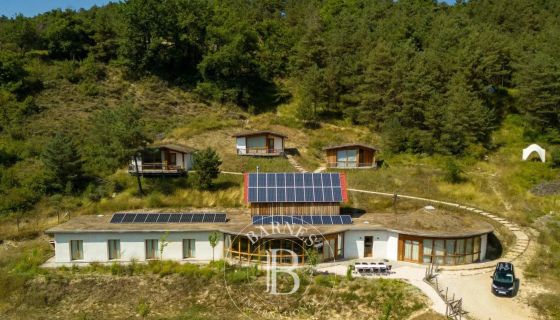 A louer PROPRIETE ECO-LODGE 519 M² ZUBIRI