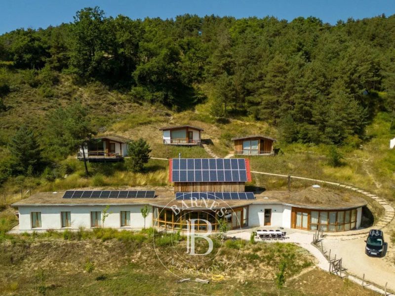 A louer PROPRIETE ECO-LODGE 519 M² ZUBIRI