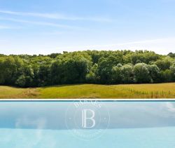 A vendre APPARTEMENT T6 300 M2 TERRASSE  AHETZE