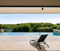 A vendre APPARTEMENT T6 300 M2 TERRASSE  AHETZE