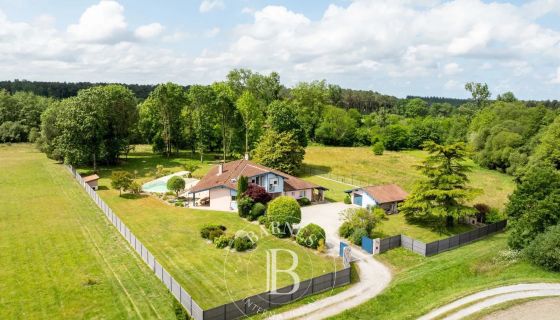 A vendre BELLE MAISON 6 PIECES 240 M² SAINT-VINCENT-DE-TYROSSE