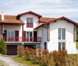 A vendre MAISON 7 PIECES 265 M² VUE MONTAGNE BIDART