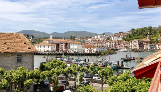 A vendre APPARTEMENT T4 DERNIER ETAGE 113 M² SAINT JEAN DE LUZ 
