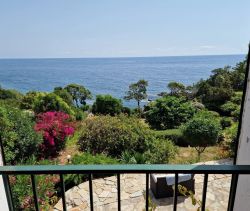 A vendre Belle villa 6 PIECES pieds dans l eau VUE MER SOLENZARA  