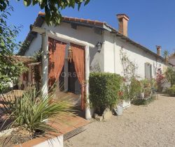 A vendre GîTE  VAUVERT