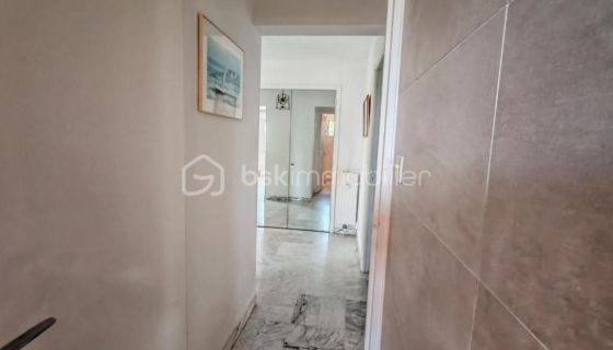 A louer APPARTEMENT T3 68 M2 TERRASSE BORD DE MER HYERES