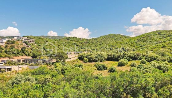 A louer APPARTEMENT DE PRESTIGE NEUF T3 71 M2 BORD DE MER PIETROSELLA