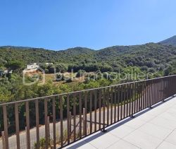 A louer APPARTEMENT DE PRESTIGE NEUF T3 67 M2 TERRASSE BORD DE MER PIETROSELLA