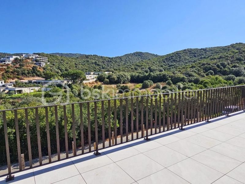 A louer APPARTEMENT DE PRESTIGE NEUF T3 67 M2 TERRASSE BORD DE MER PIETROSELLA