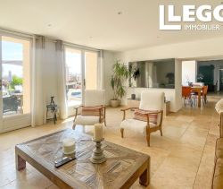 A louer APPARTEMENT T6 284 M2 TERRASSE  MONTAUROUX