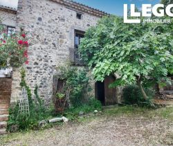 A vendre Charmante maison de caractÃ¨re, 4 chambres, avec jardin dans un joli village proche de Clermont l'Herault