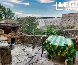 A vendre Charmante maison de caractÃ¨re, 4 chambres, avec jardin dans un joli village proche de Clermont l'Herault