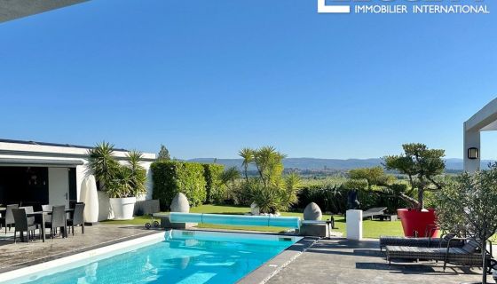 A louer MAISON  7 PIECES 260 M2  LA REDORTE