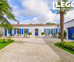 A louer MAISON  DE MAîTRE BORD DE MER LA ROCHELLE
