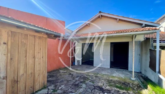 A vendre MAISON  5 PIECES 78 M2 BORD DE MER LANTON