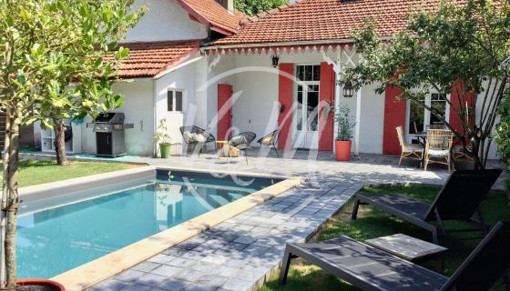 A vendre MAISON  8 PIECES 145 M2 BORD DE MER LEGE CAP FERRET