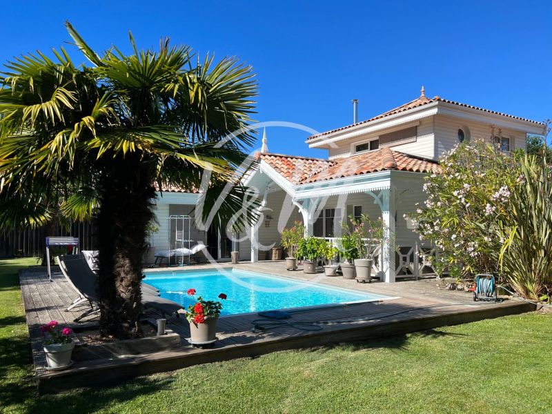 A vendre MAISON  4 PIECES 149 M2 BORD DE MER ANDERNOS LES BAINS