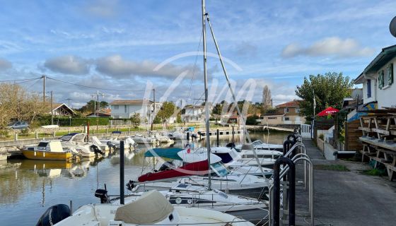 A vendre MAISON  DE MAîTRE BORD DE MER LANTON