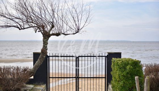 A vendre MAISON  8 PIECES 180 M2 BORD DE MER ANDERNOS LES BAINS