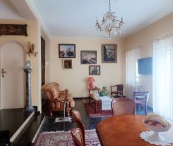 A vendre CHARMANTE MAISON 7 PIECES 242 M² LE MOURILLON - TOULON