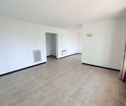 A vendre  Appartement T4 80 M² BORD DE MER Bandol
