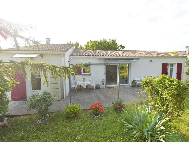 A vendre BELLE MAISON 8 PIECES 105 M² SEMUSSAC