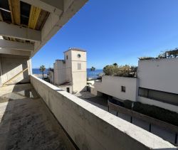 A vendre APPARTEMENT T4 90 m² DERNIER ETAGE VUE MER PLAGE A  PIEDS La Ciotat