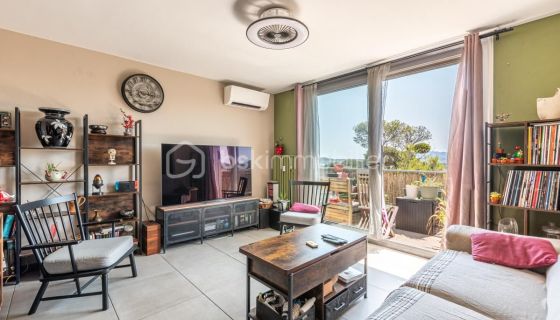 A louer APPARTEMENT T4 70 M2 TERRASSE BORD DE MER TOULON