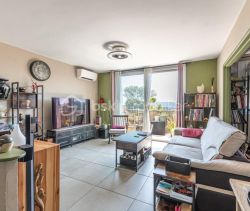 A louer APPARTEMENT T4 70 M2 TERRASSE BORD DE MER TOULON