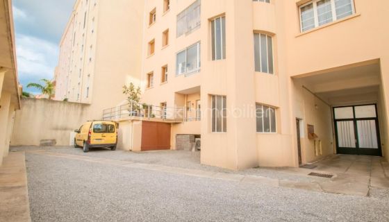 A louer APPARTEMENT NEUF T6 123 M2 TERRASSE BORD DE MER HYERES