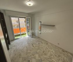 A louer APPARTEMENT T3 55 M2 TERRASSE BORD DE MER LE CANNET