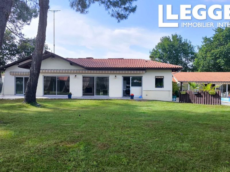 A vendre Maison 5 PIECES Double Garage  Piscine sur un terrain de 2030 M² La Teste De Buch