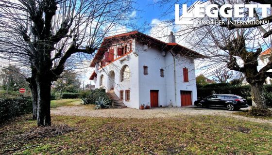 A louer MAISON  12 PIECES 319 M2  PESSAC