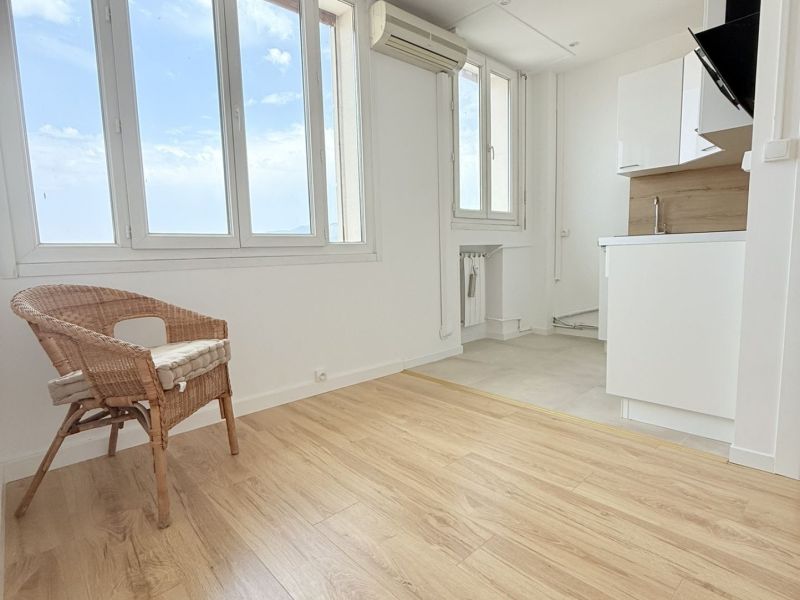 A vendre Appartement T2 DERNIER ETAGE CENTRE VILLE Toulon