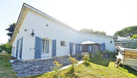 A vendre JOLIE MAISON FAMILIALE 6 PIECES 160 M² COZES