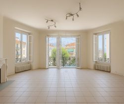 A louer APPARTEMENT DE PRESTIGE T4 104 M2 BORD DE MER NICE
