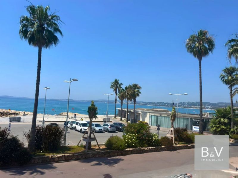 A vendre Appartement T4 rez-de-jardin face A  la mer  CAGNES SUR MER