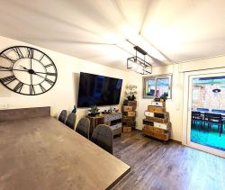 A louer APPARTEMENT DUPLEX T5 97 M2 BORD DE MER SAINT LAURENT DU VAR