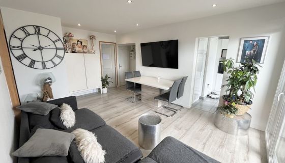 A louer APPARTEMENT T5 77 M2  MARSEILLE 13EME