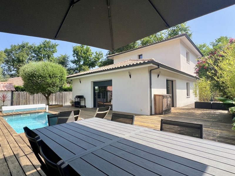 A vendre NOUVEAU ! VILLA T6 PISCINE