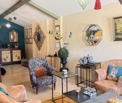 A louer MAISON  7 PIECES 220 M2  BEAUCAIRE