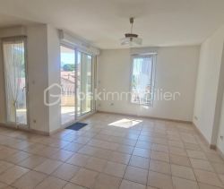 A louer APPARTEMENT T3 52 M2 TERRASSE BORD DE MER TOULON