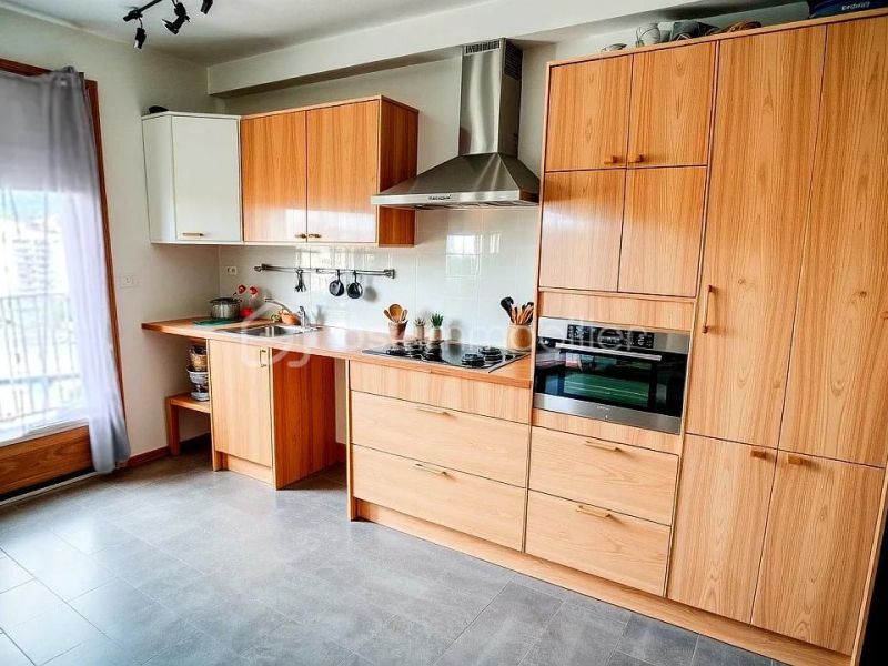 A louer APPARTEMENT T3 70 M2 BORD DE MER AJACCIO