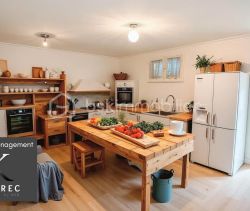 A louer MAISON  5 PIECES 115 M2 BORD DE MER HYERES