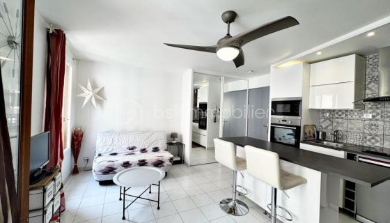 A louer APPARTEMENT DUPLEX NEUF T2 46 M2 TERRASSE BORD DE MER HYERES