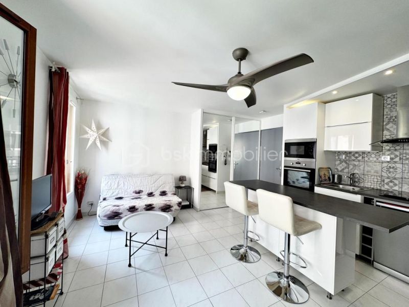 A louer APPARTEMENT DUPLEX NEUF T2 46 M2 TERRASSE BORD DE MER HYERES