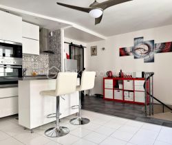 A louer APPARTEMENT DUPLEX NEUF T2 46 M2 TERRASSE BORD DE MER HYERES