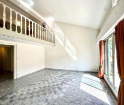 A louer APPARTEMENT DUPLEX T4 95 M2 TERRASSE BORD DE MER MENTON