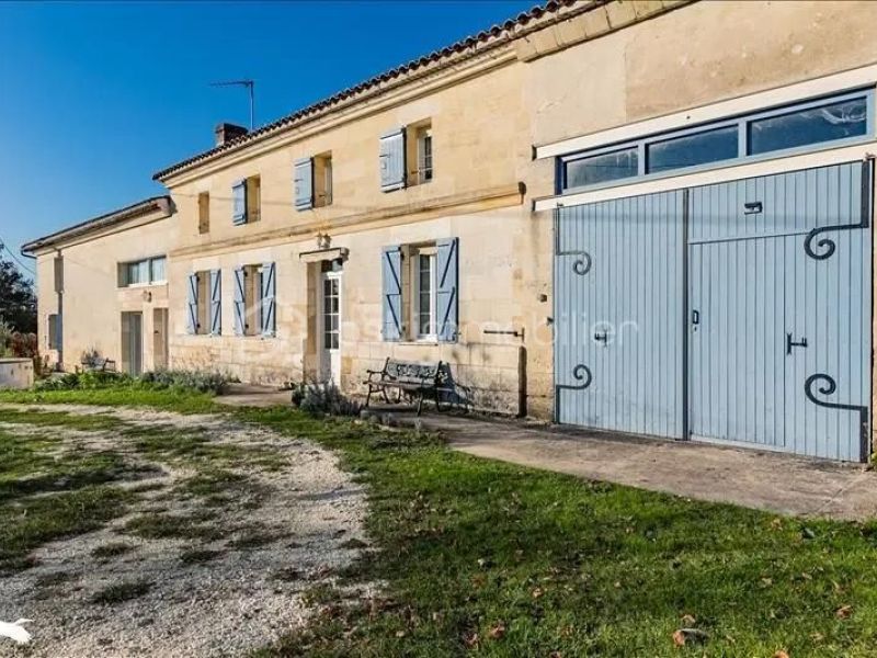 A louer MAISON  DE MAîTRE  COUTRAS