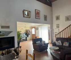 A louer MAISON  DE MAîTRE  COUTRAS